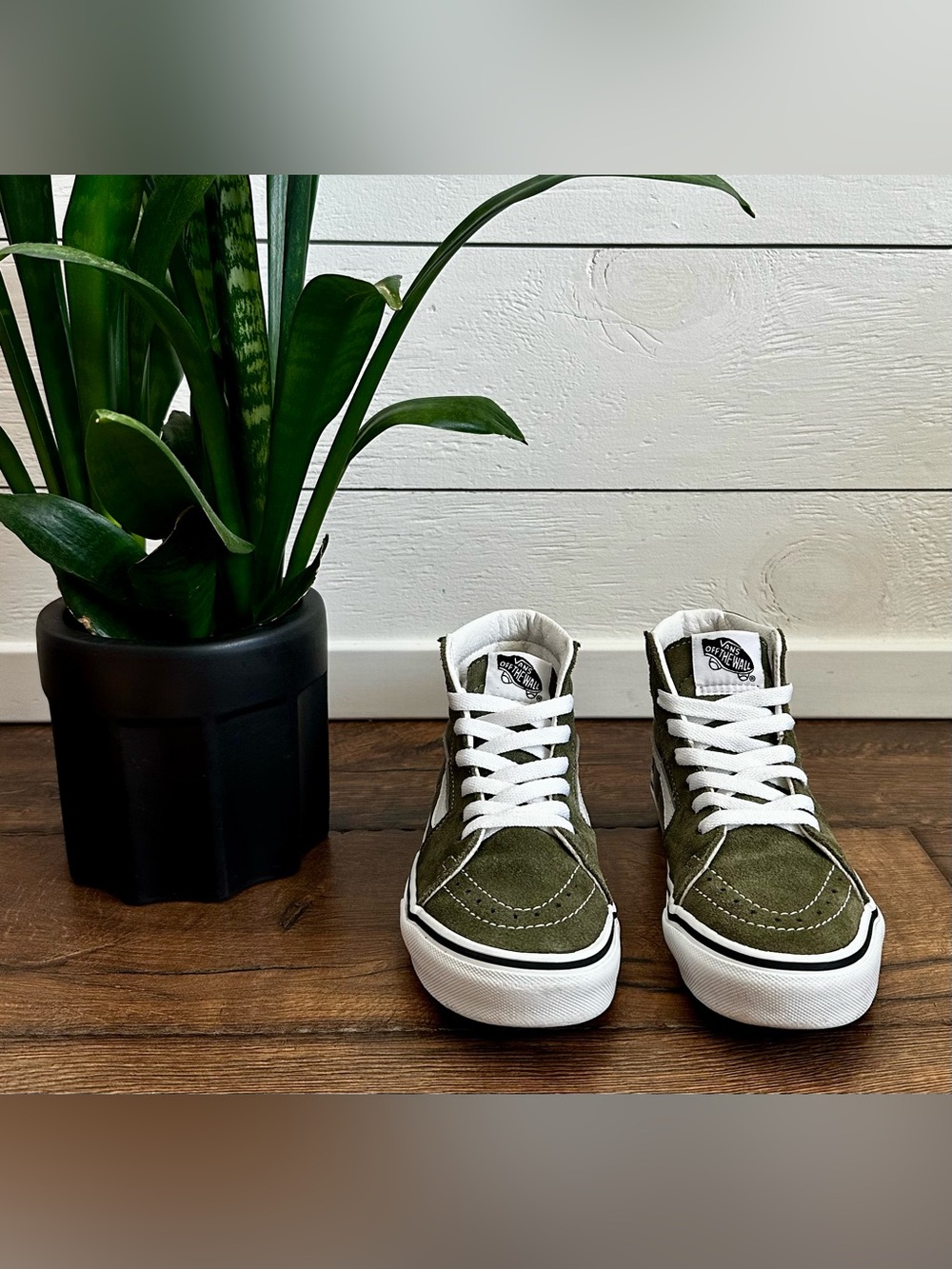 Vans Sk8-Hi Olive Green Suede High Top Sneakers Kids Size 2 EUC